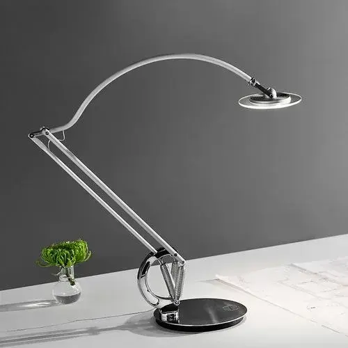 Anglepoise Type C bordlampe i rent, moderne design uden synlige fjedre