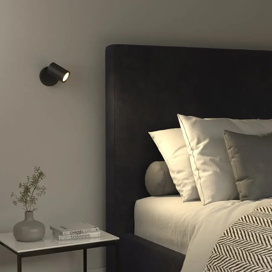 Justerbar Astro Lighting-spot med indbygget afbryder over spejl